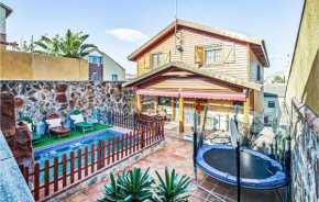 Nice home in Valls with Outdoor swimming pool, WiFi and 3 Bedrooms